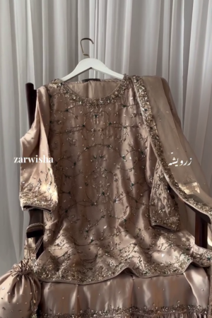 ✨ Majestic Gold Regal Hand-Embroidered Lehenga Set – A Timeless Heirloom of Royal Grandeur ✨