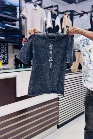 One Piece Graphic Oversized Acid Wash T-shirt